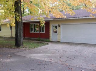 W6925 Robbins Ct, Shawano, WI 54166