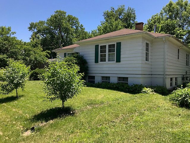2nd image of 304 W Merrill Ave
