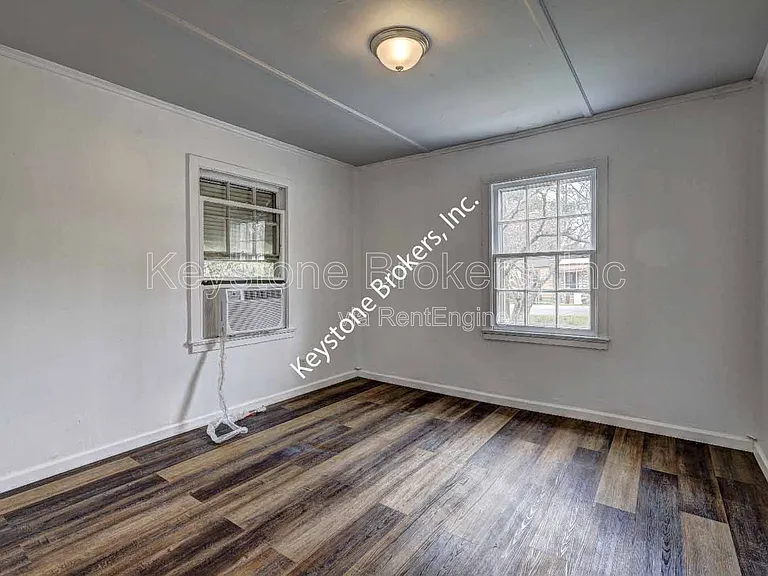 1212 Hartley St — Photo 7