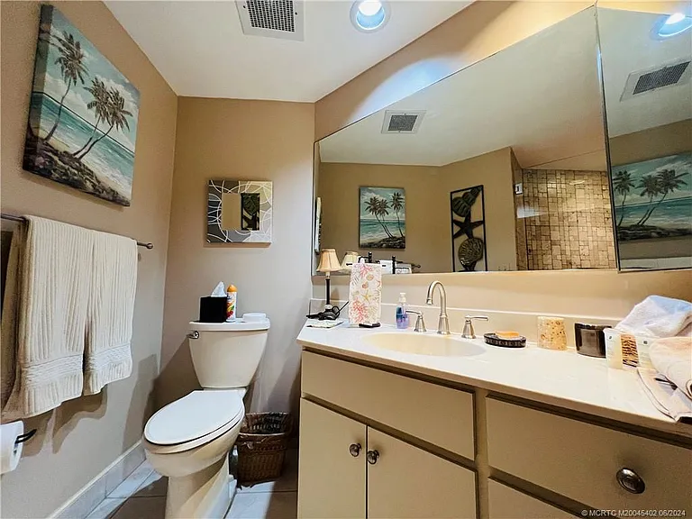 221 NE Plantation Rd #215 — Photo 59
