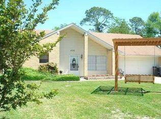 1720 Sandpiper Ave, Ocean Springs, MS 39564