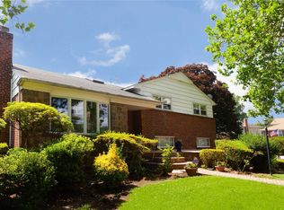 409 Terrace Ave, Garden City, NY 11530
