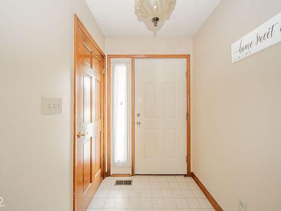 5th image of 1394 Macintosh Dr
