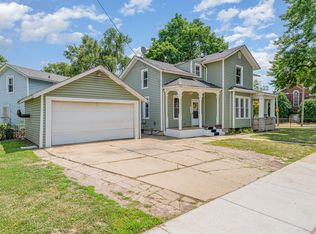 528 E Benton St, Aurora, IL