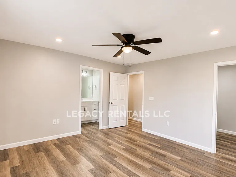238 Longwood Ln #238 — Photo 8