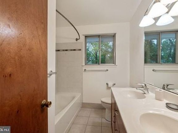 3rd image of 116 Panorama Dr