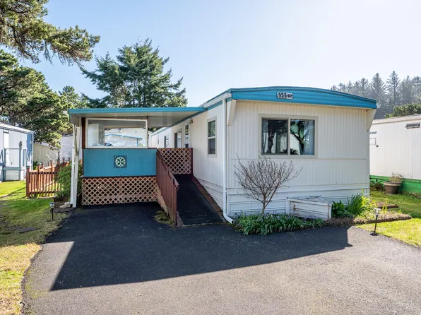 955 NE Mill St #B-2, Waldport, OR 97394