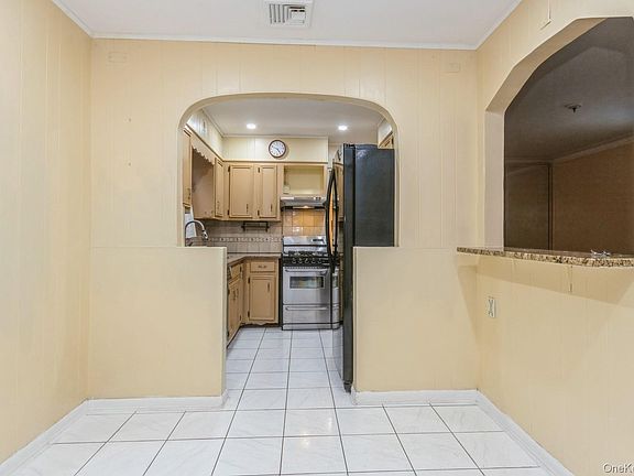 4th image of 4121 Grace Avenue