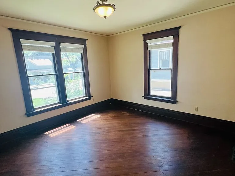 710 E Davenport St — Photo 7