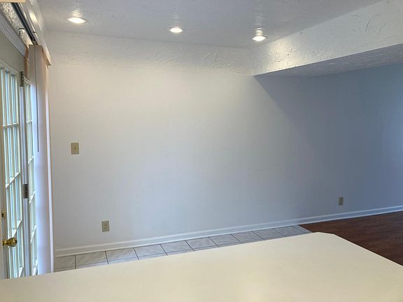 5th image of 5614 Chelmsford Dr