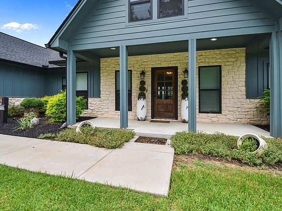 4th image of 2120 Neyland Dr