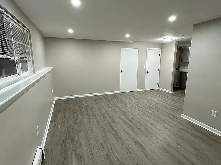5-45 Bennett Dr — Photo 1
