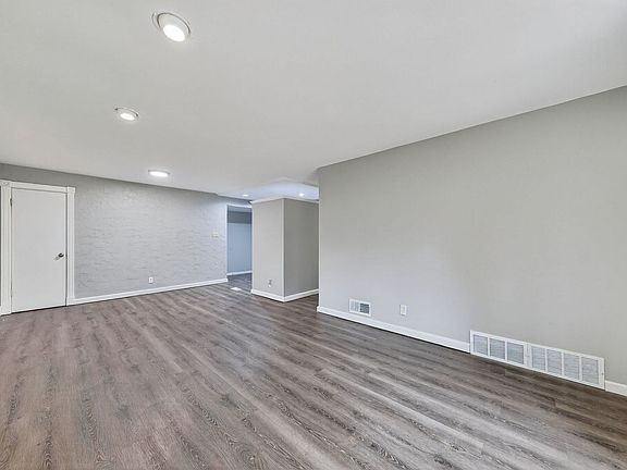 5th image of 120 McAlpine Dr