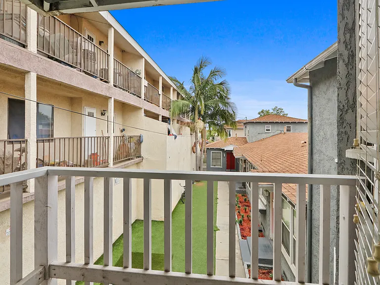 2285 Earl Ave #7 — Photo 11