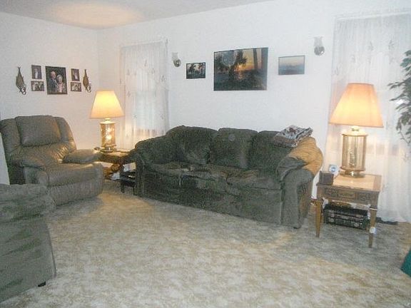 5th image of 212 Samaritan Ave