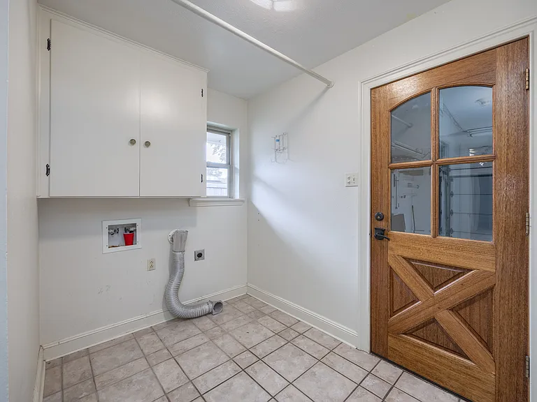 1404 Seminole Dr — Photo 12