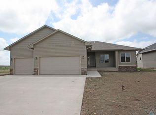 1301 S Thecla Ave, Sioux Falls, SD 57106