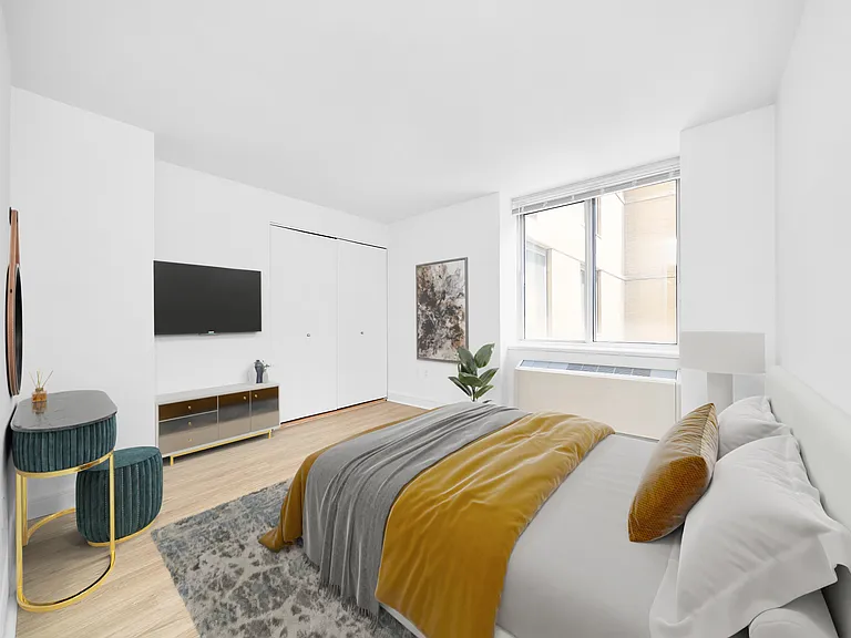 160 Riverside Blvd #14G — Photo 9