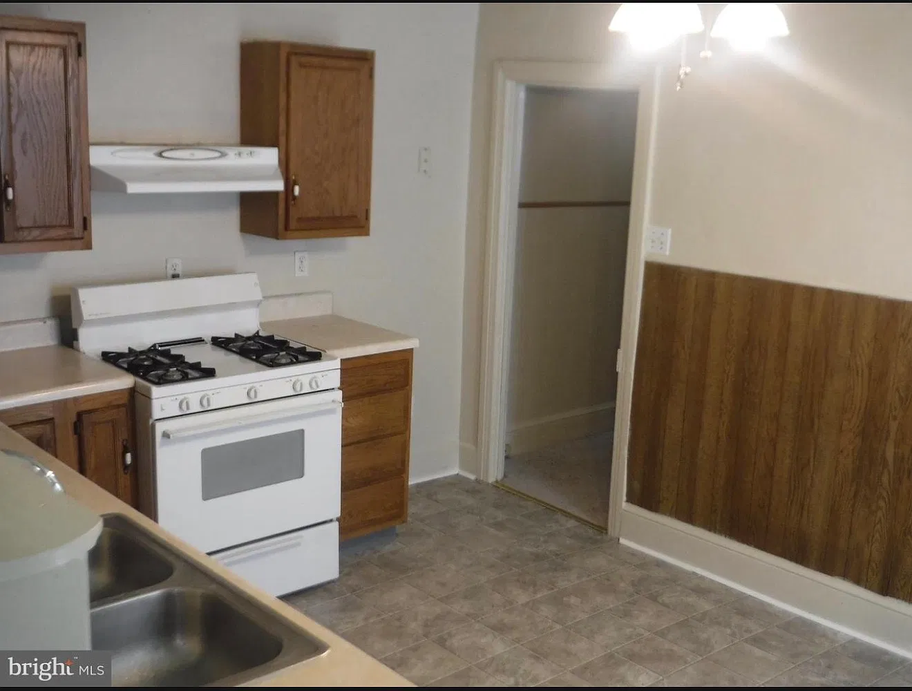 2 bed, 1250 sqft, $1,350 — Photo 2