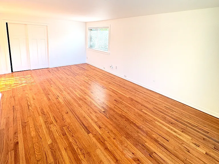 2345 Minor Ave E #17 — Photo 3