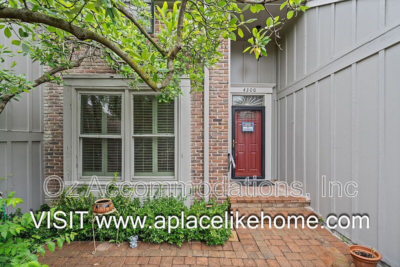 1st image of 4300 W 111th Ter