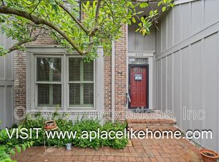 4300 W 111th Ter, Leawood, KS 66211
