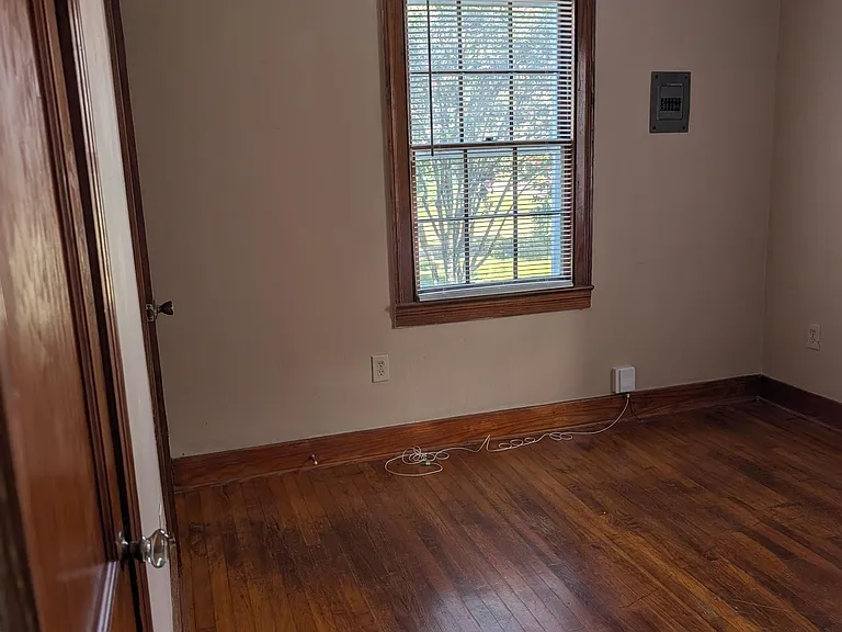 313 Burgin Ave — Photo 28