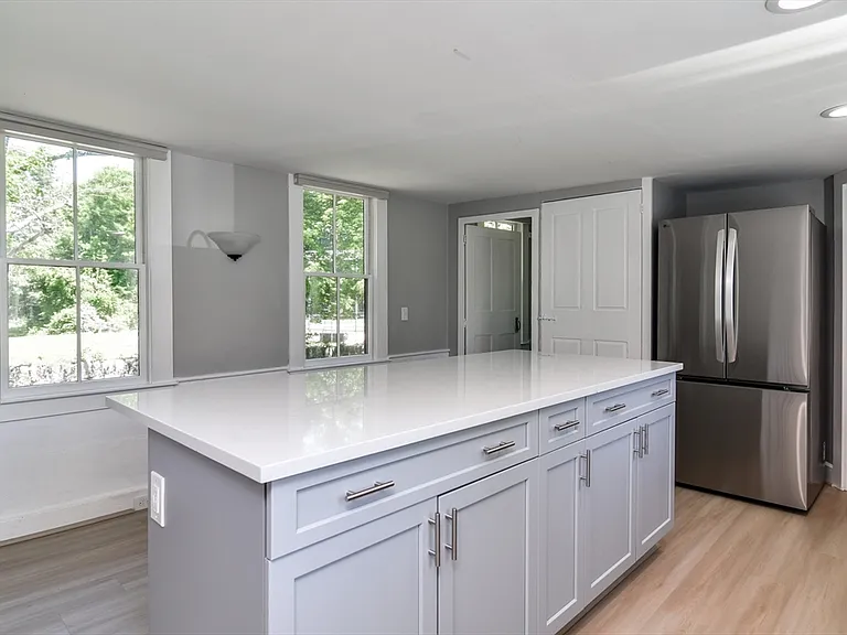 16 Pleasant St — Photo 12