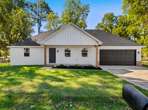 1501 W Iowa St, Beebe, AR 72012