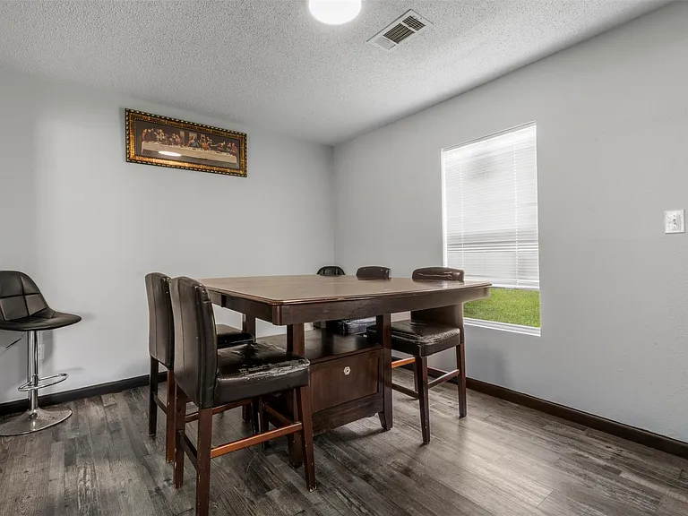 541 Trails End Dr — Photo 6