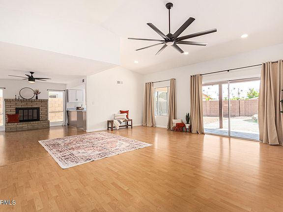 3rd image of 1121 W OBISPO Avenue