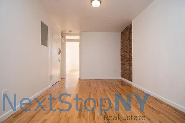 Rented by NextStopNY | media 11