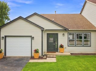 205 Chaparral Cir, Elgin, IL 60120