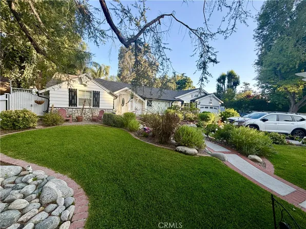 23352 Ostronic Dr, Woodland Hills, CA 91367