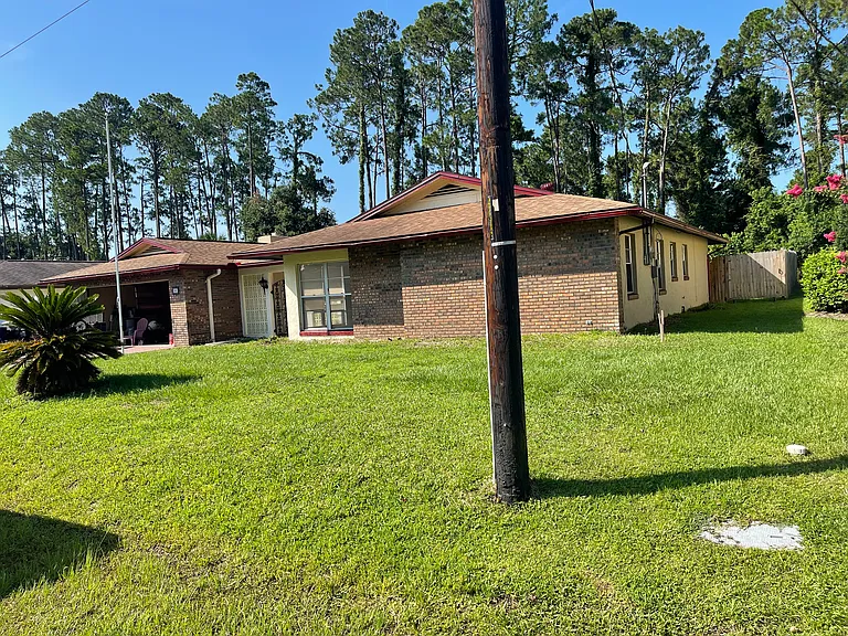 86 Beechwood Ln — Photo 1