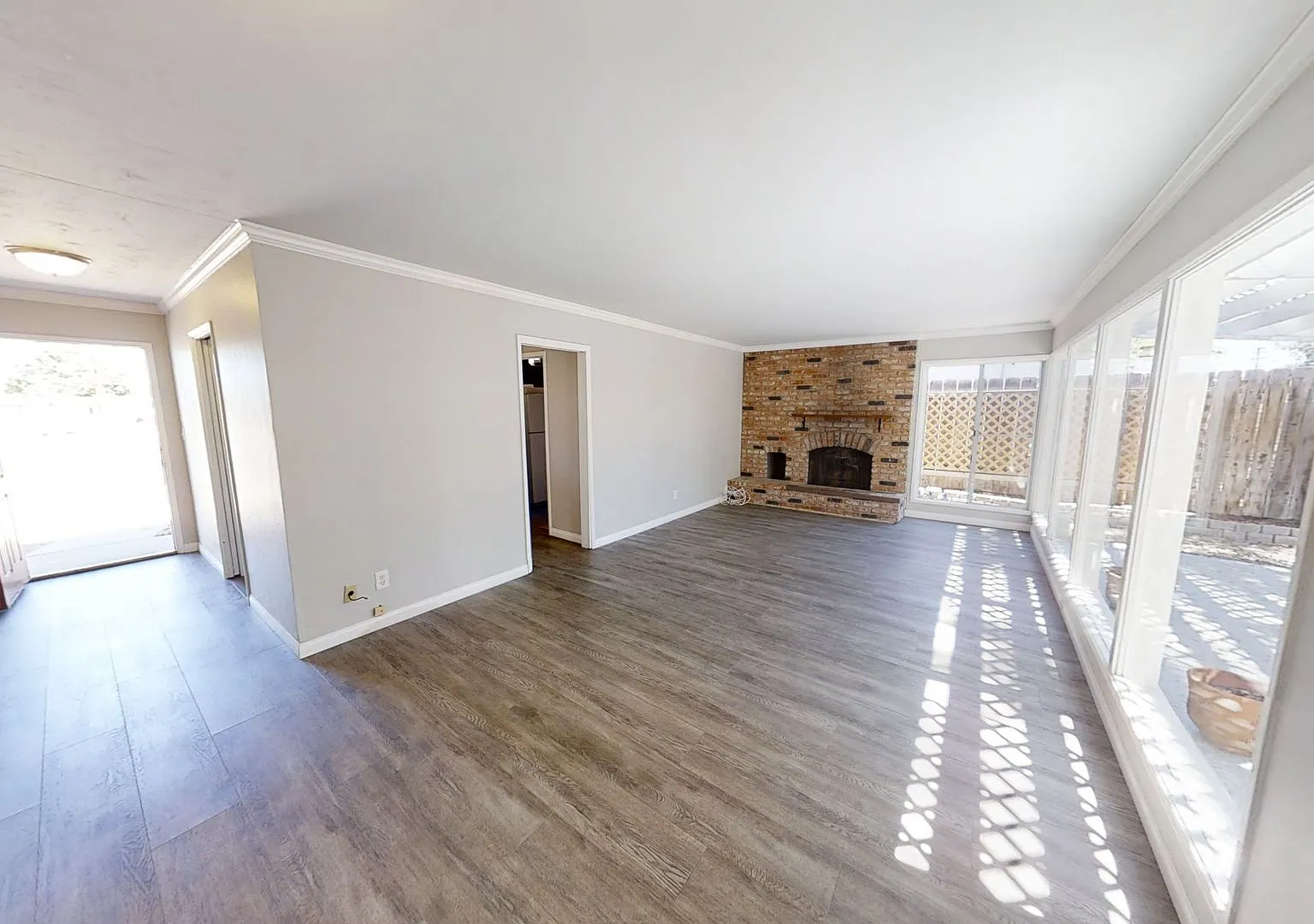 5BD/2BA with a Private Yard! — Photo 3