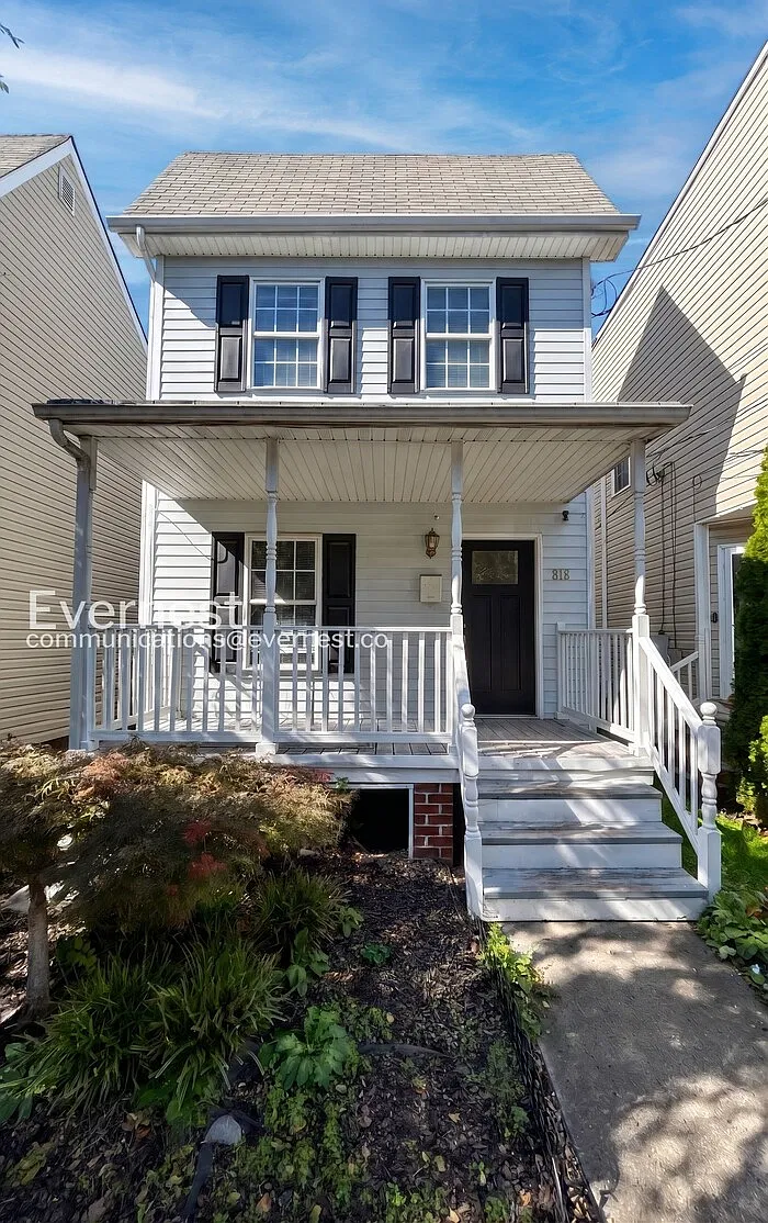 3 bed, 2.5 bath, 1848 sqft, $2,395 — Photo 1