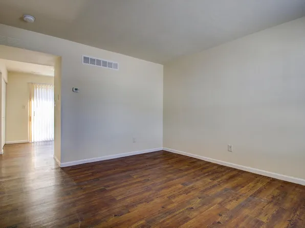 218 Veterans Pkwy, Columbia, IL 62236