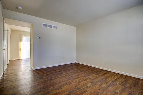 218 Veterans Pkwy Photo 1