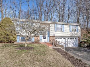 112 Shadow Ln, Coraopolis, PA 15108