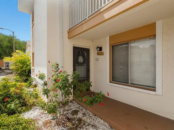 657 99th Ave N APT 101, Saint Petersburg, FL 33702