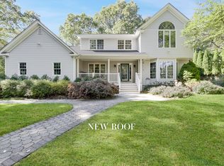 17 East Brook Rd, Eastport, NY 11941
