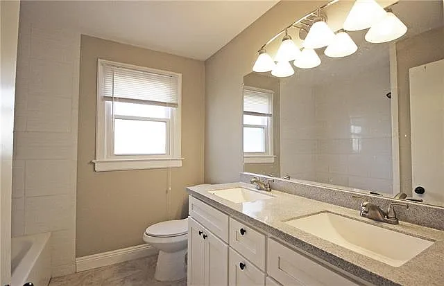 4440 Prairie St — Photo 8