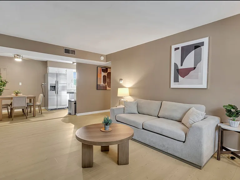 625 Village Ln #D — Photo 12