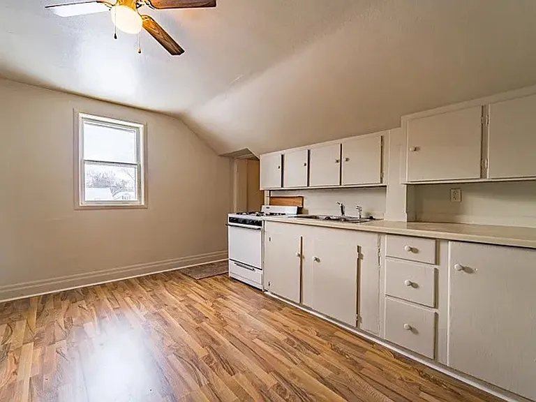629 Park Ave — Photo 5