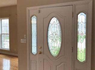 1003 Saint Ives Dr, Hurricane, WV 25526