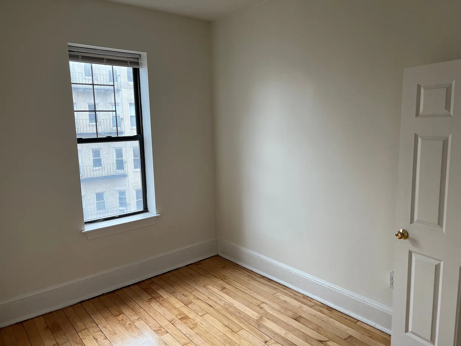 2 bed, 999 sqft, $4,100 — Photo 4