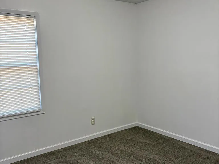 1200 Melissa Dr — Photo 11