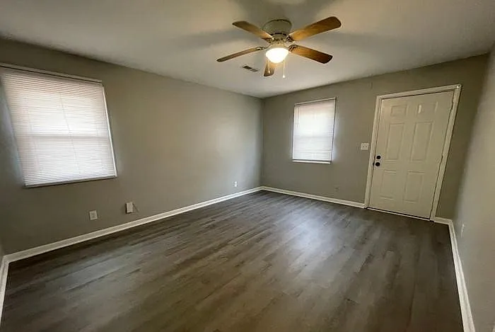 621 Murray Rd NW — Photo 3