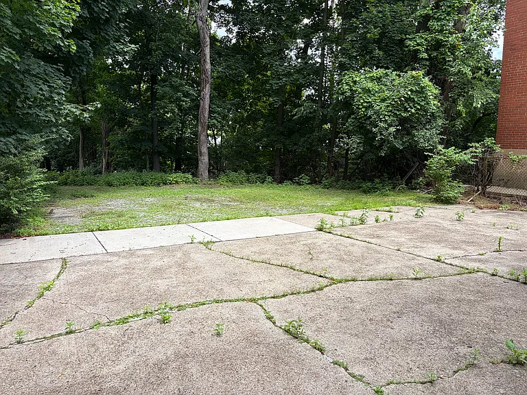 Munhall Rd — Photo 3